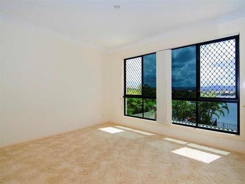 24 John Dalley Drive, Helensvale QLD 4212