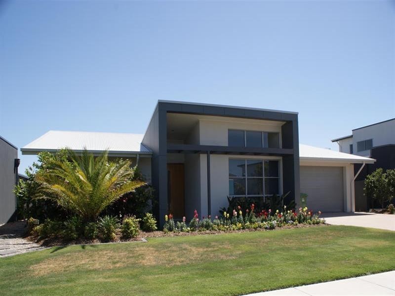 13 Osmium Lane, Hope Island QLD 4212