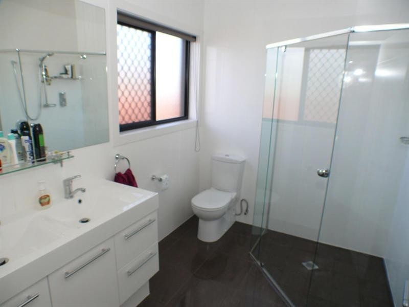 15 Greenleaf Street, Upper Coomera QLD 4209