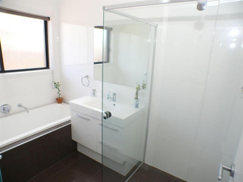 15 Greenleaf Street, Upper Coomera QLD 4209