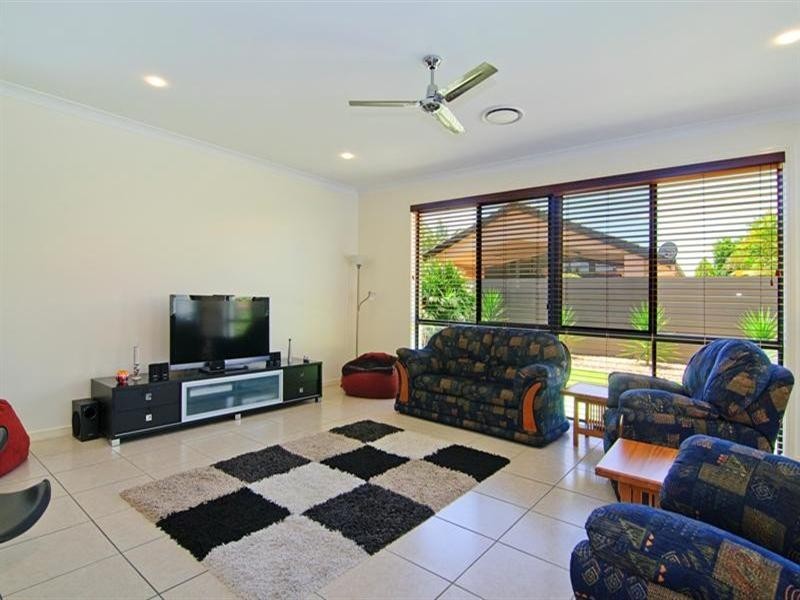 10 Eastside Esplanade, Helensvale QLD 4212
