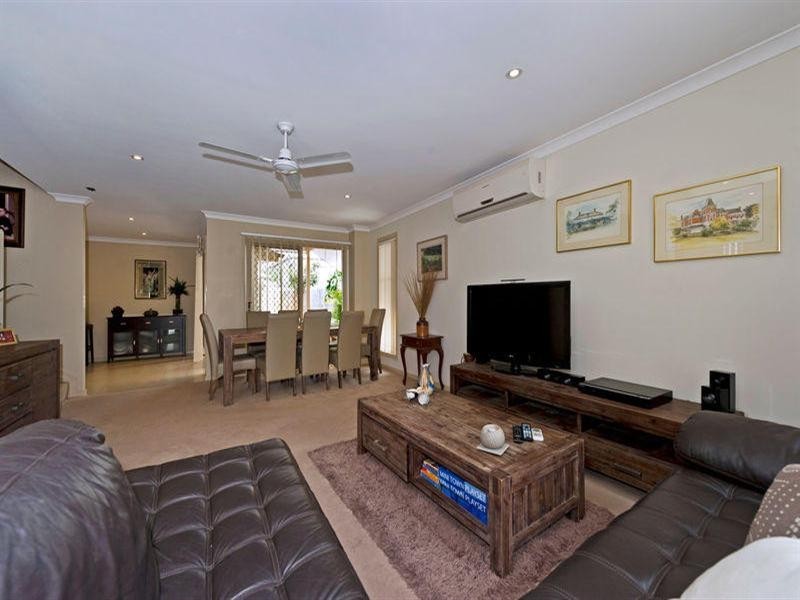 2/8 Holl Lane, Coomera QLD 4209