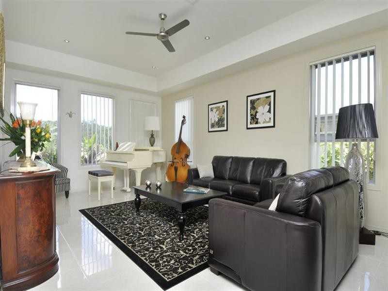 25 Rhodium Crescent, Hope Island QLD 4212