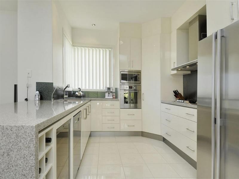 25 Rhodium Crescent, Hope Island QLD 4212