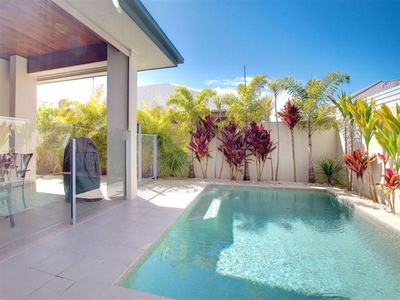 25 Rhodium Crescent, Hope Island QLD 4212