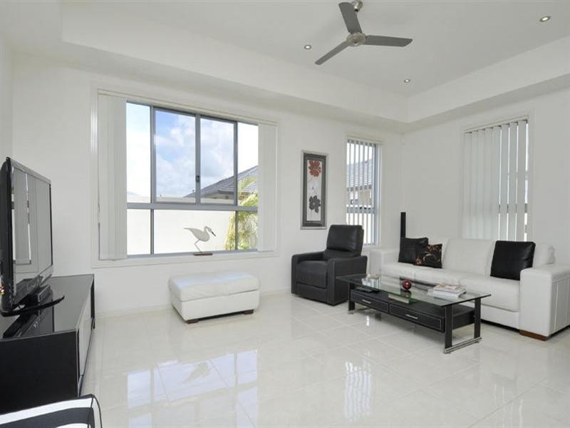 25 Rhodium Crescent, Hope Island QLD 4212