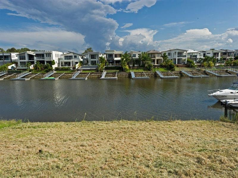 18 Quayside Drive, Helensvale QLD 4212