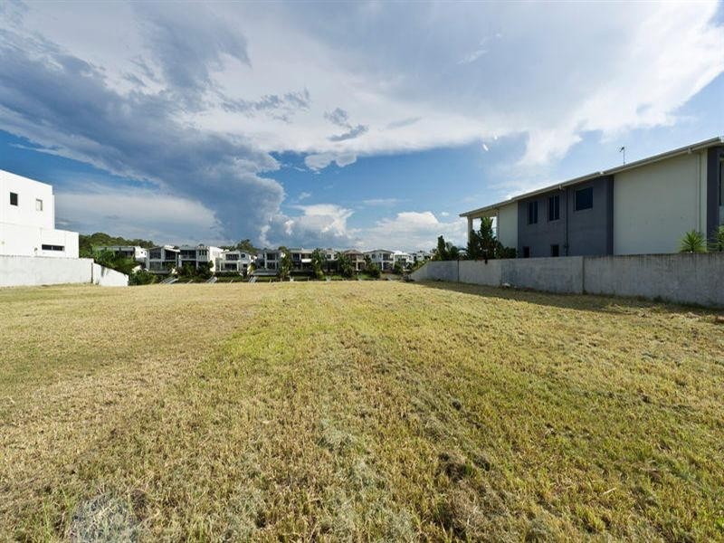 18 Quayside Drive, Helensvale QLD 4212