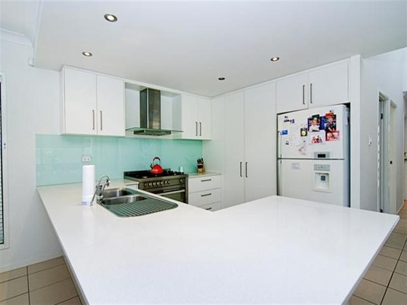 17 The Close, Helensvale QLD 4212