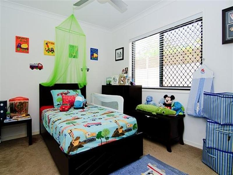 17 The Close, Helensvale QLD 4212