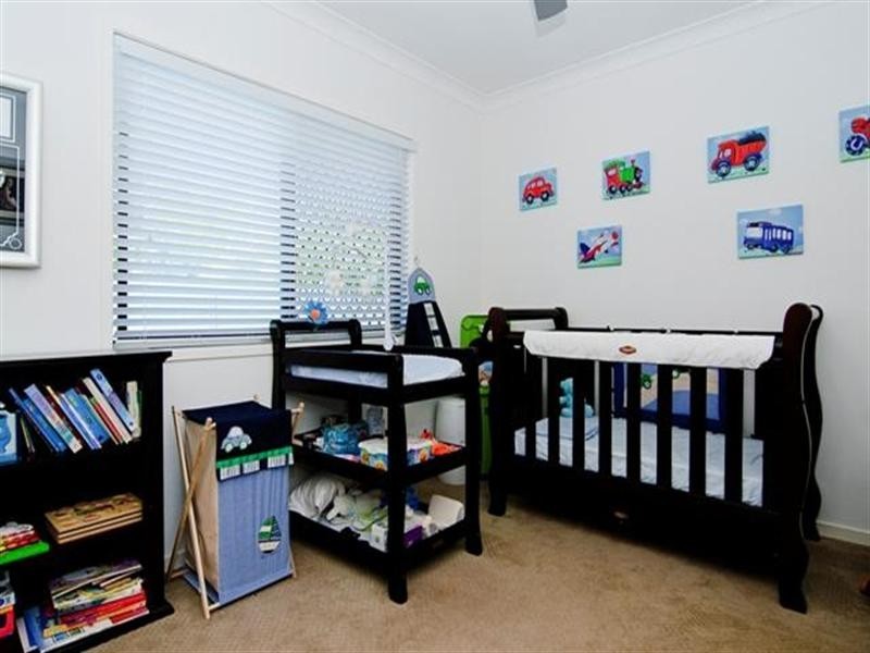 17 The Close, Helensvale QLD 4212