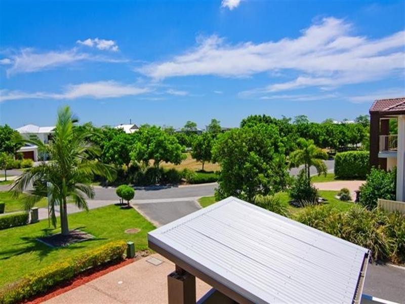 17 The Close, Helensvale QLD 4212