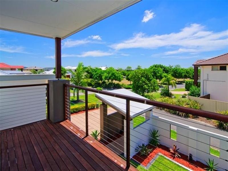 17 The Close, Helensvale QLD 4212