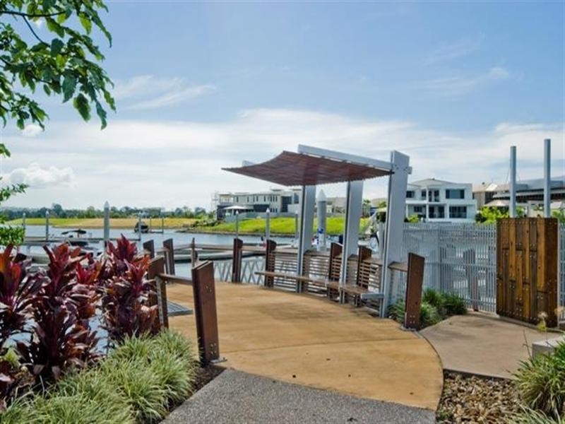 17 The Close, Helensvale QLD 4212