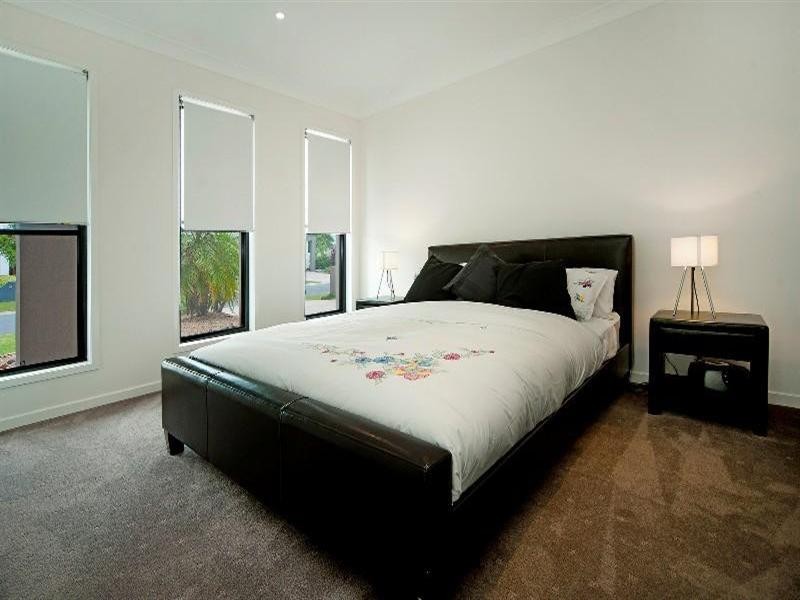 6 Fleetwood Court, Helensvale QLD 4212