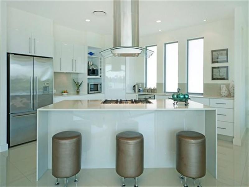 33 Ferrymans Court, Helensvale QLD 4212