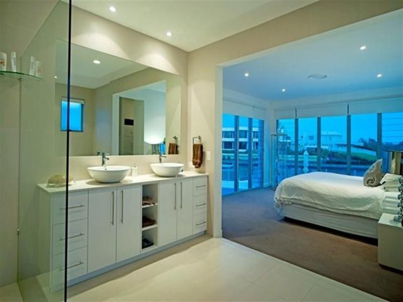 33 Ferrymans Court, Helensvale QLD 4212