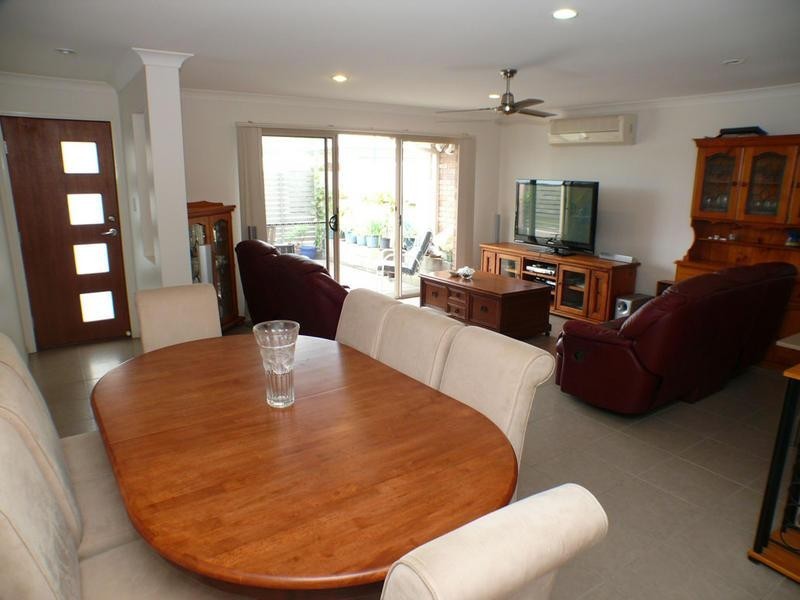 2/1 Bennett Way, Upper Coomera QLD 4209