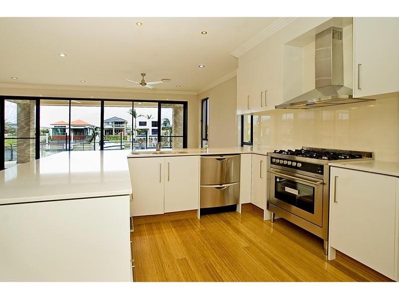 7406 Ellensbrook Drive, Hope Island QLD 4212