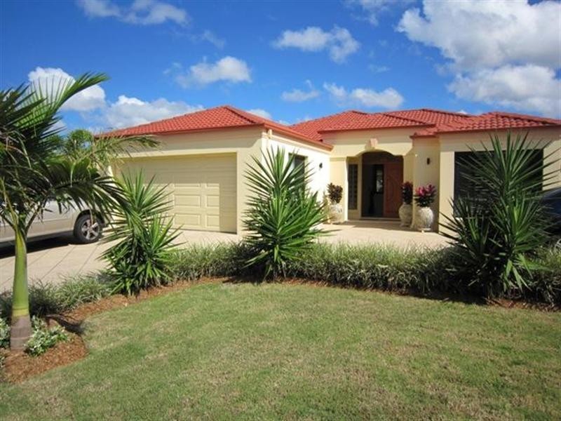 2105 Carlton Close, Hope Island QLD 4212