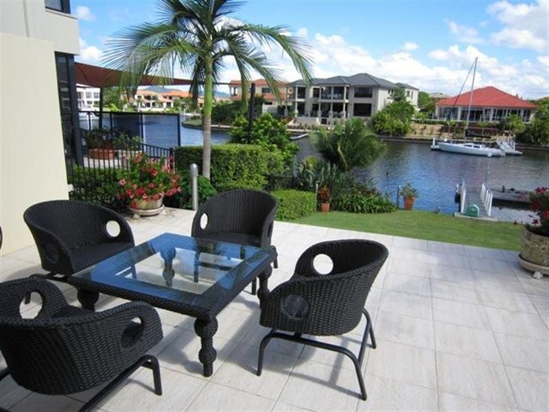 2105 Carlton Close, Hope Island QLD 4212