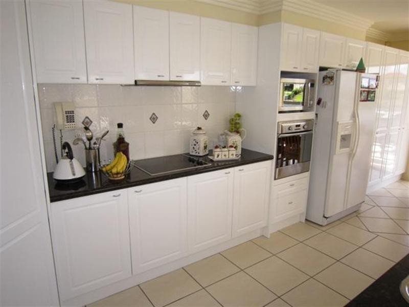 2105 Carlton Close, Hope Island QLD 4212