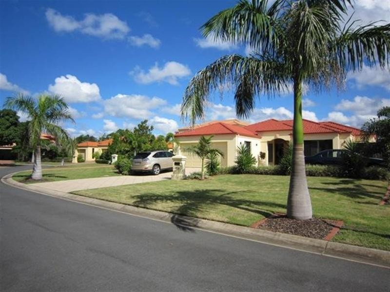 2105 Carlton Close, Hope Island QLD 4212