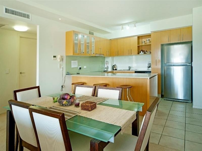 8433 Magnolia Drive East, Hope Island QLD 4212
