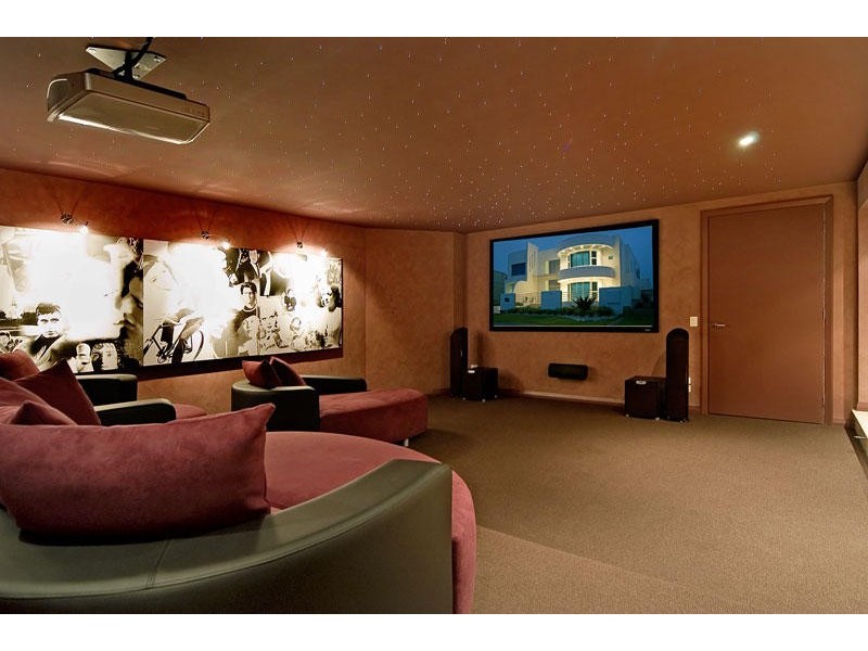 11 Hampton Court, Paradise Point QLD 4216