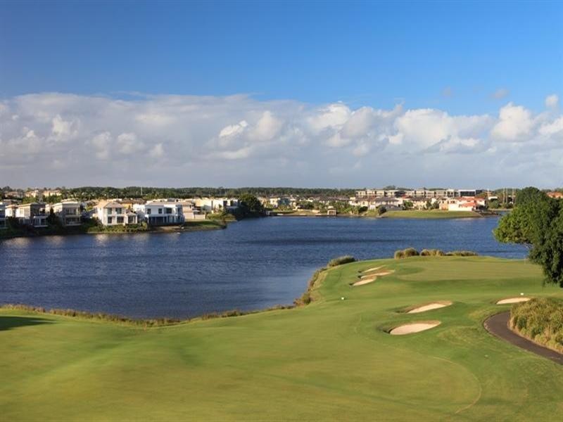 8418 Magnolia Drive East, Hope Island QLD 4212