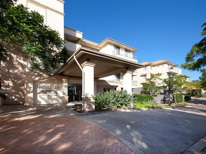 8418 Magnolia Drive East, Hope Island QLD 4212