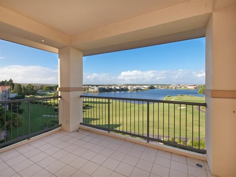 8418 Magnolia Drive East, Hope Island QLD 4212