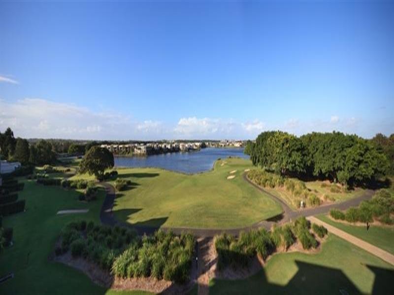 8418 Magnolia Drive East, Hope Island QLD 4212