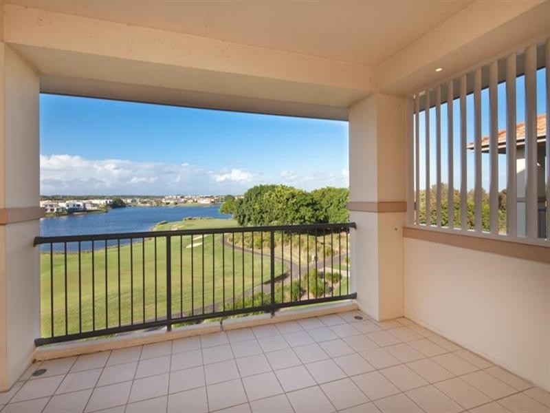 8418 Magnolia Drive East, Hope Island QLD 4212
