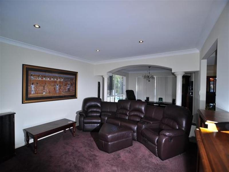 38 Lakeshore Drive, Helensvale QLD 4212