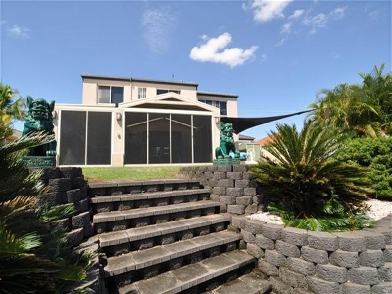 38 Lakeshore Drive, Helensvale QLD 4212