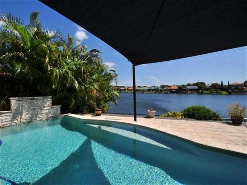 38 Lakeshore Drive, Helensvale QLD 4212