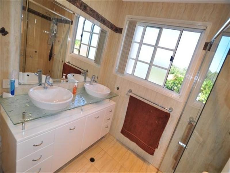 38 Lakeshore Drive, Helensvale QLD 4212