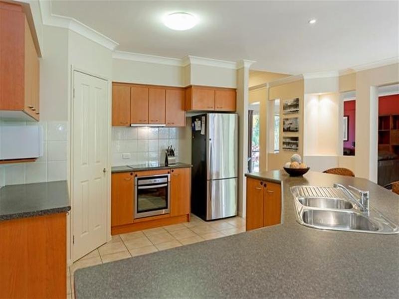 21 Dallow Crescent, Monterey Keys, Helensvale QLD 4212