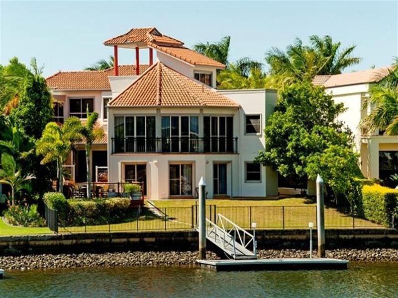 1666 Riverdale Drive, Hope Island QLD 4212