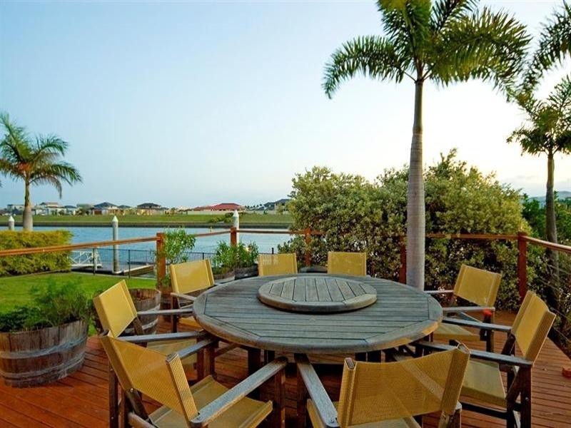 1666 Riverdale Drive, Hope Island QLD 4212
