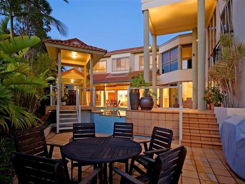 1666 Riverdale Drive, Hope Island QLD 4212