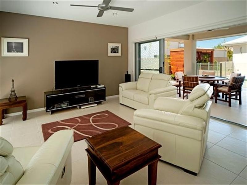 14 Rhodium Crescent, Hope Island QLD 4212