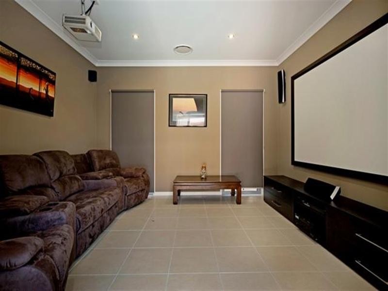 14 Rhodium Crescent, Hope Island QLD 4212