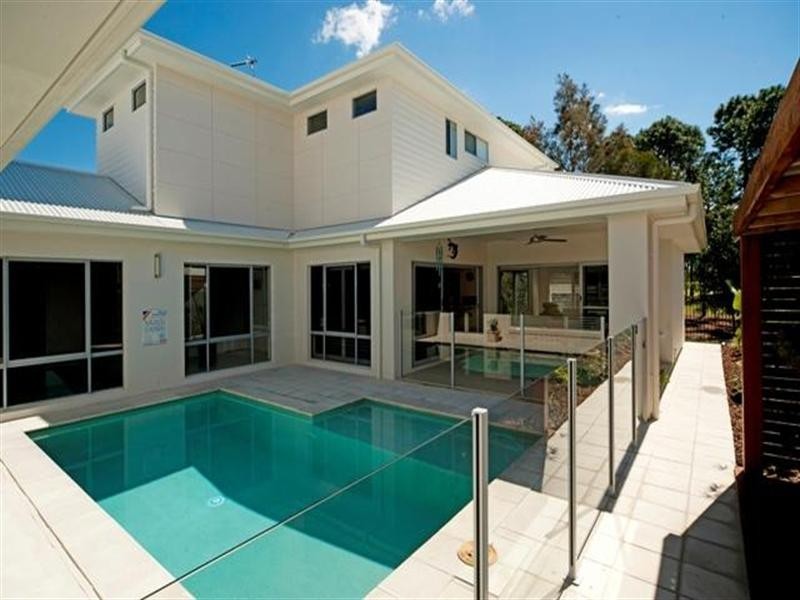 14 Rhodium Crescent, Hope Island QLD 4212