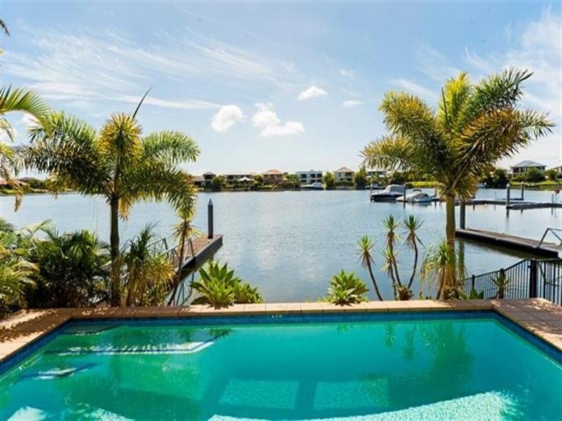 518 Oyster Cove Promenade, Helensvale QLD 4212