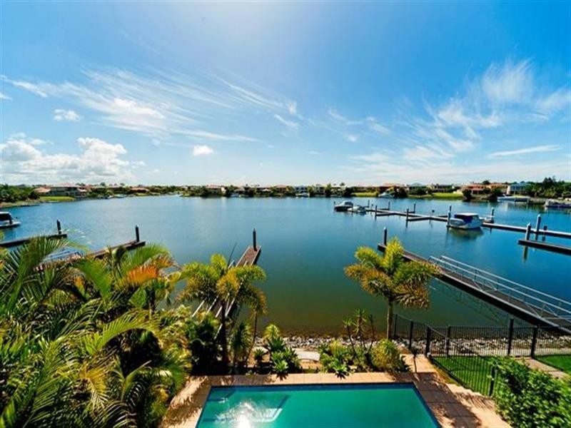 518 Oyster Cove Promenade, Helensvale QLD 4212