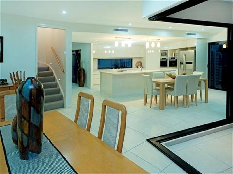 2136 Beaufort Way, Hope Island QLD 4212