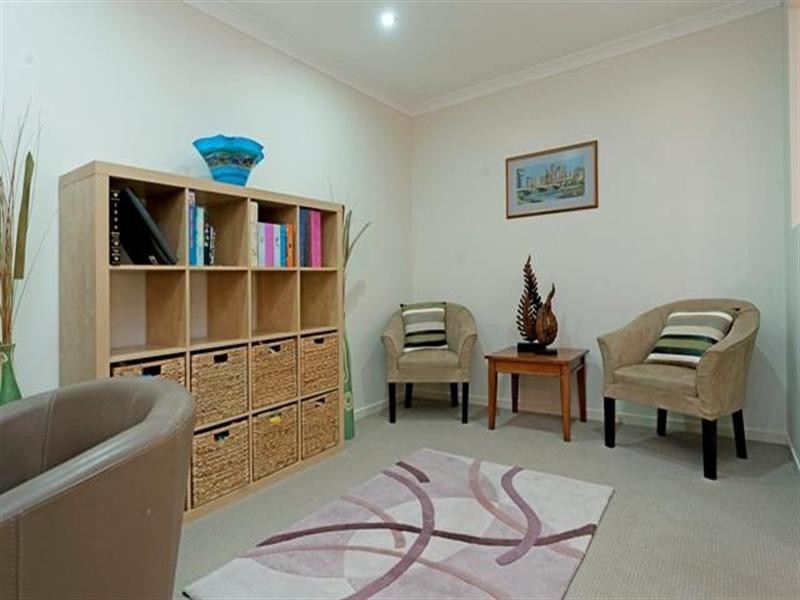 2136 Beaufort Way, Hope Island QLD 4212