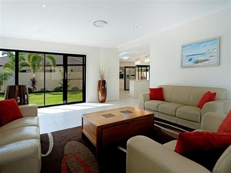 2136 Beaufort Way, Hope Island QLD 4212